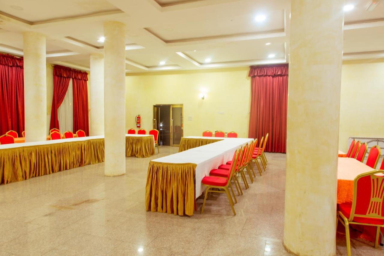 Hotel Reno Abuja Exteriör bild